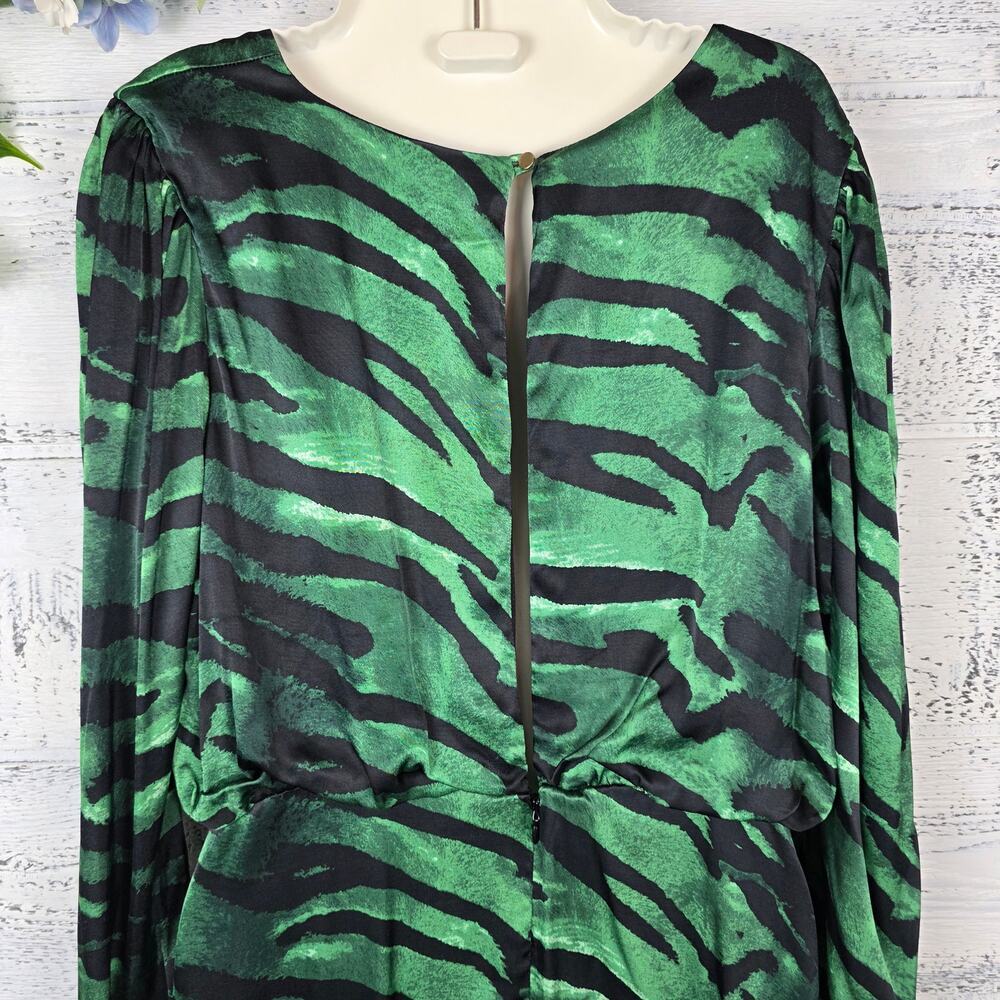 Topshop Green Zebra Print Midi Dress Ruched Front Long Sleeve V Neck Sz 8 - Picture 7 of 11